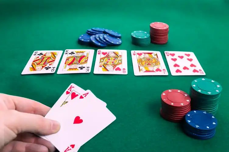 mmk77 app ဘောလုံး Bet Slip ဖြည့်ကာ MMK Accumulator ကစားသူ